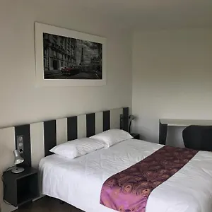 Logis - Restaurant L Enclos 2*, Millau Francia